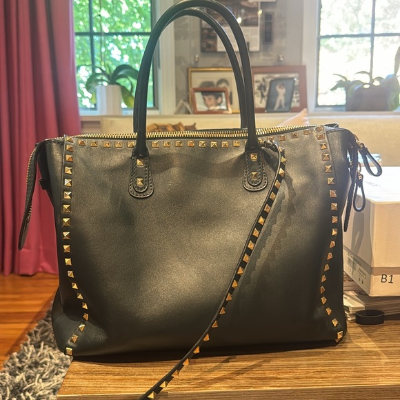 Valentino - Picture 5 of 9